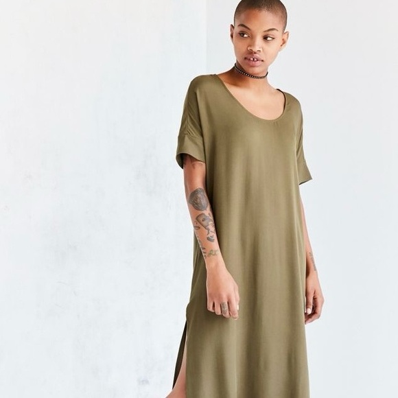 NWT Urban Outfitters Silence + Noise Large Olive Drapey Woven Midi Tee Dress - Picture 4 of 8